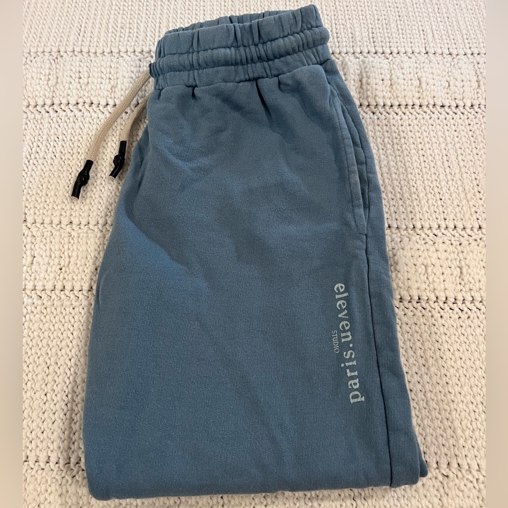 ElevenParis Sweats XL but run small. These sweats fit as a Large.